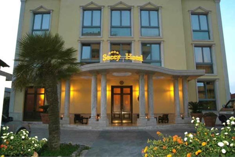 Seccy Hotel Boutique Art & Museum Fiumicino Kültér fotó