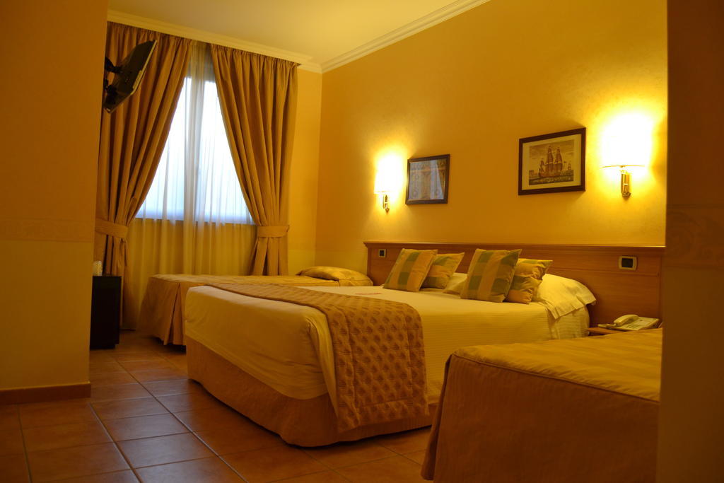 Seccy Hotel Boutique Art & Museum Fiumicino Szoba fotó