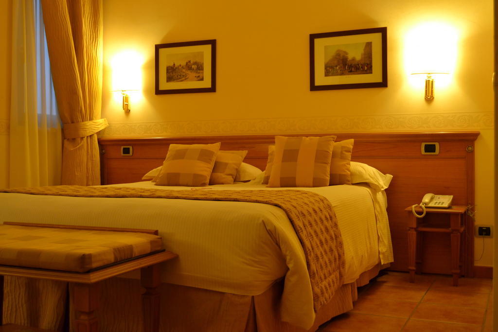 Seccy Hotel Boutique Art & Museum Fiumicino Szoba fotó