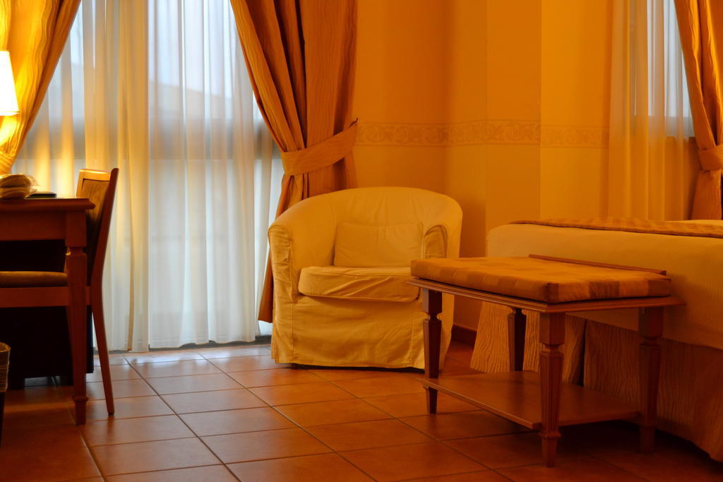 Seccy Hotel Boutique Art & Museum Fiumicino Szoba fotó